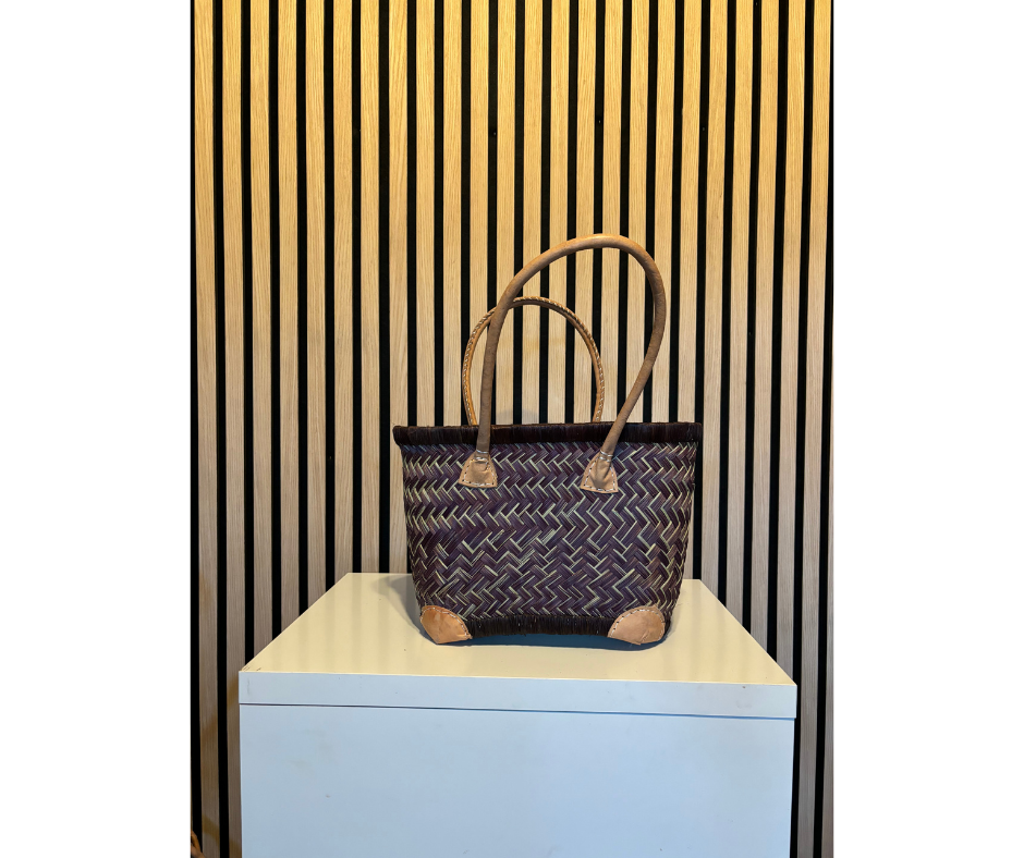 Håndlavede Madagascar-Kurvetaske – Perfekte til Opbevaring og Eventyr (S)