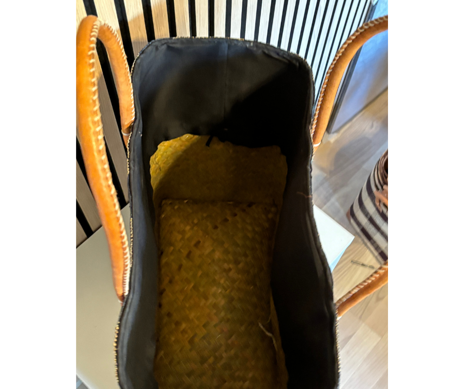 Håndlavede Madagascar-Kurvetaske – Perfekte til Opbevaring og Eventyr (S)