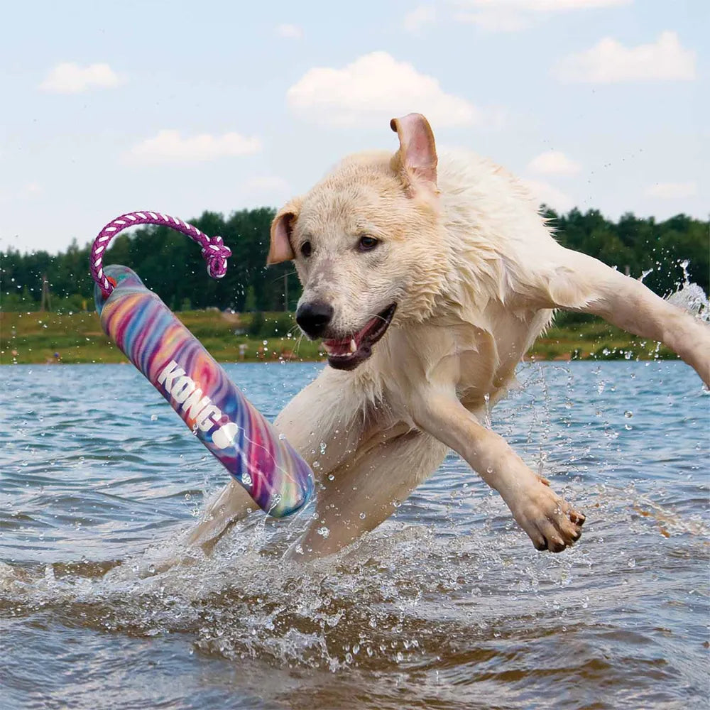 KONG Wild Shieldz Training Dummy Swirl S/M – flydende apporteringslegetøj til hunde