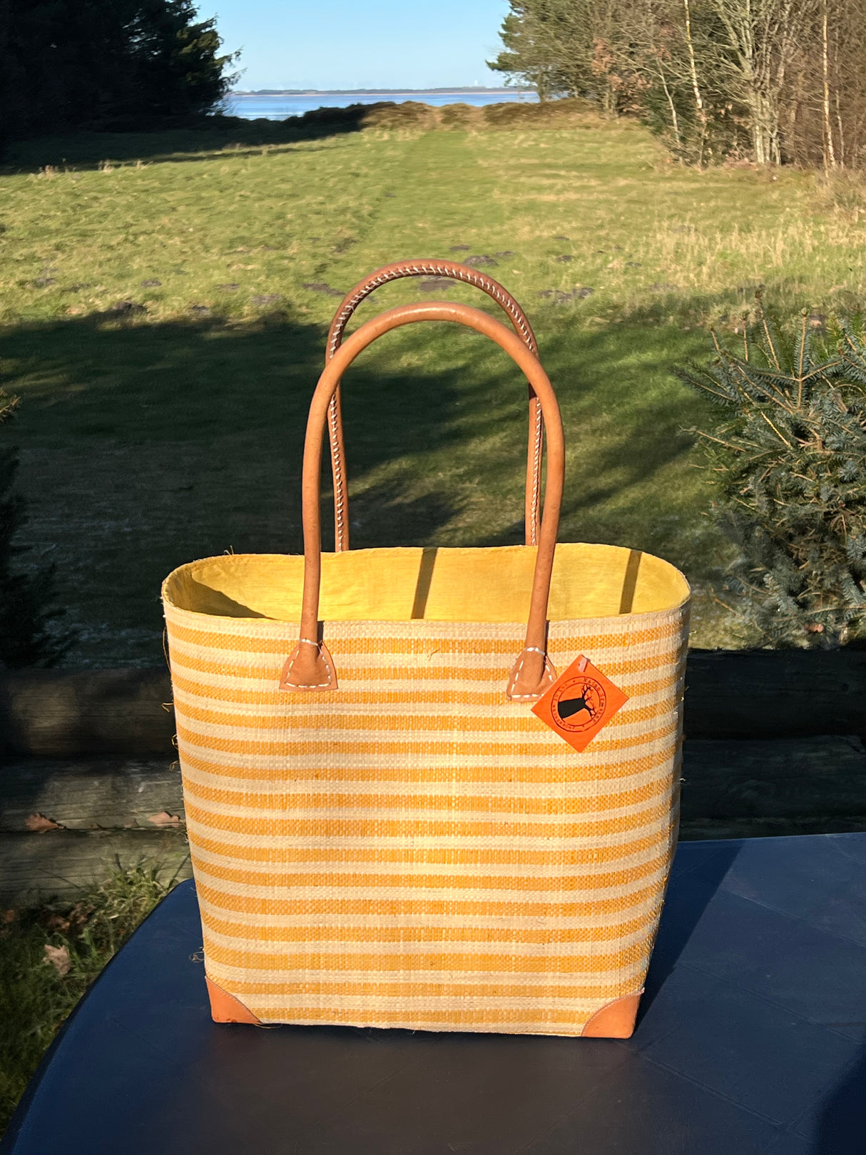 Håndlavede Madagascar-Kurvetaske – Perfekte til Opbevaring og Eventyr (L)