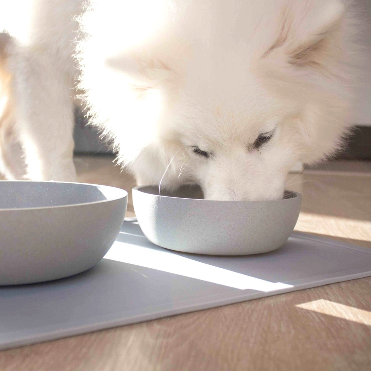 District 70 BAMBOO Ice Blue – Stilrent spiseområde til hunde (vælg enkeltdele eller samlet pakke)